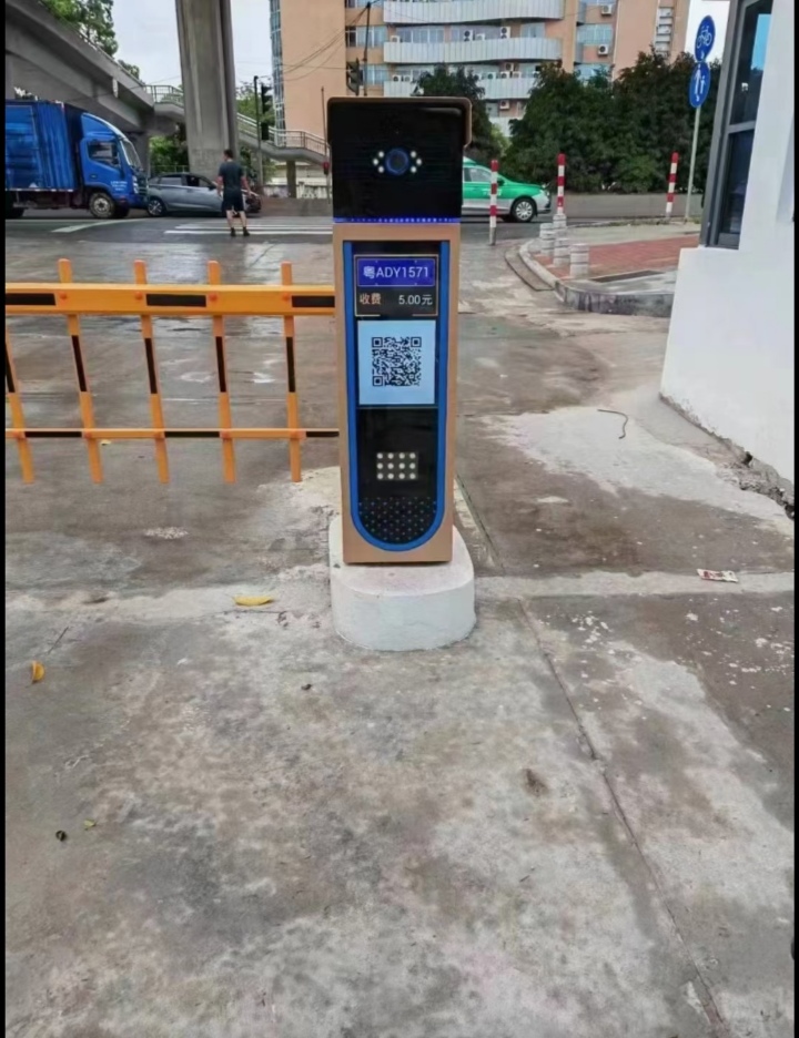 承接廣州小區(qū)大門停車場車輛出入口道閘車牌識(shí)別系統(tǒng)維修升級(jí)改造工程