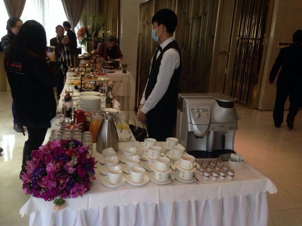 從事各式冷餐會(huì)、中西式自助餐、會(huì)議茶歇、商務(wù)茶歇