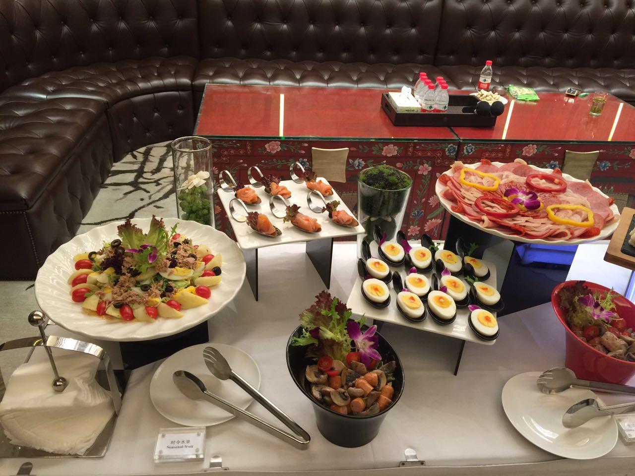 專業(yè)餐飲承接：宴會(huì)冷餐、茶歇、燒烤、自助餐圍餐等可上門服務(wù)