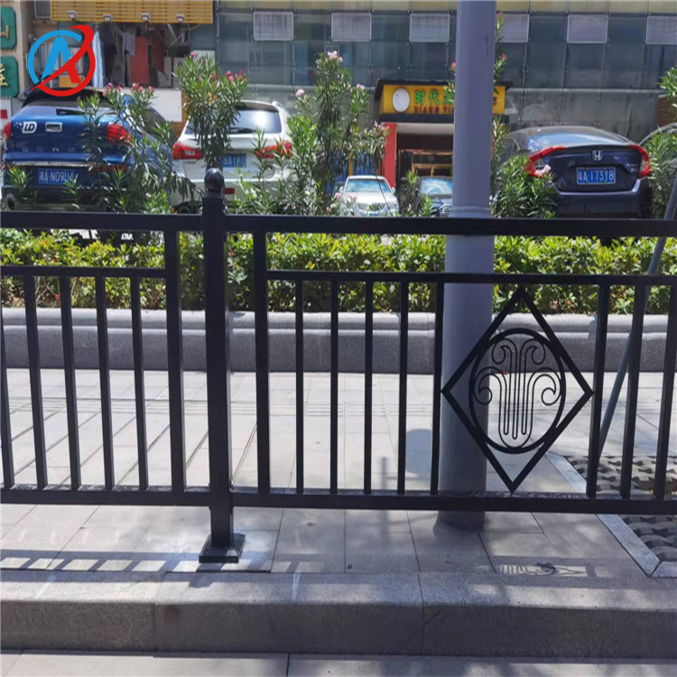 市政護(hù)欄人行道護(hù)欄機(jī)非隔離欄