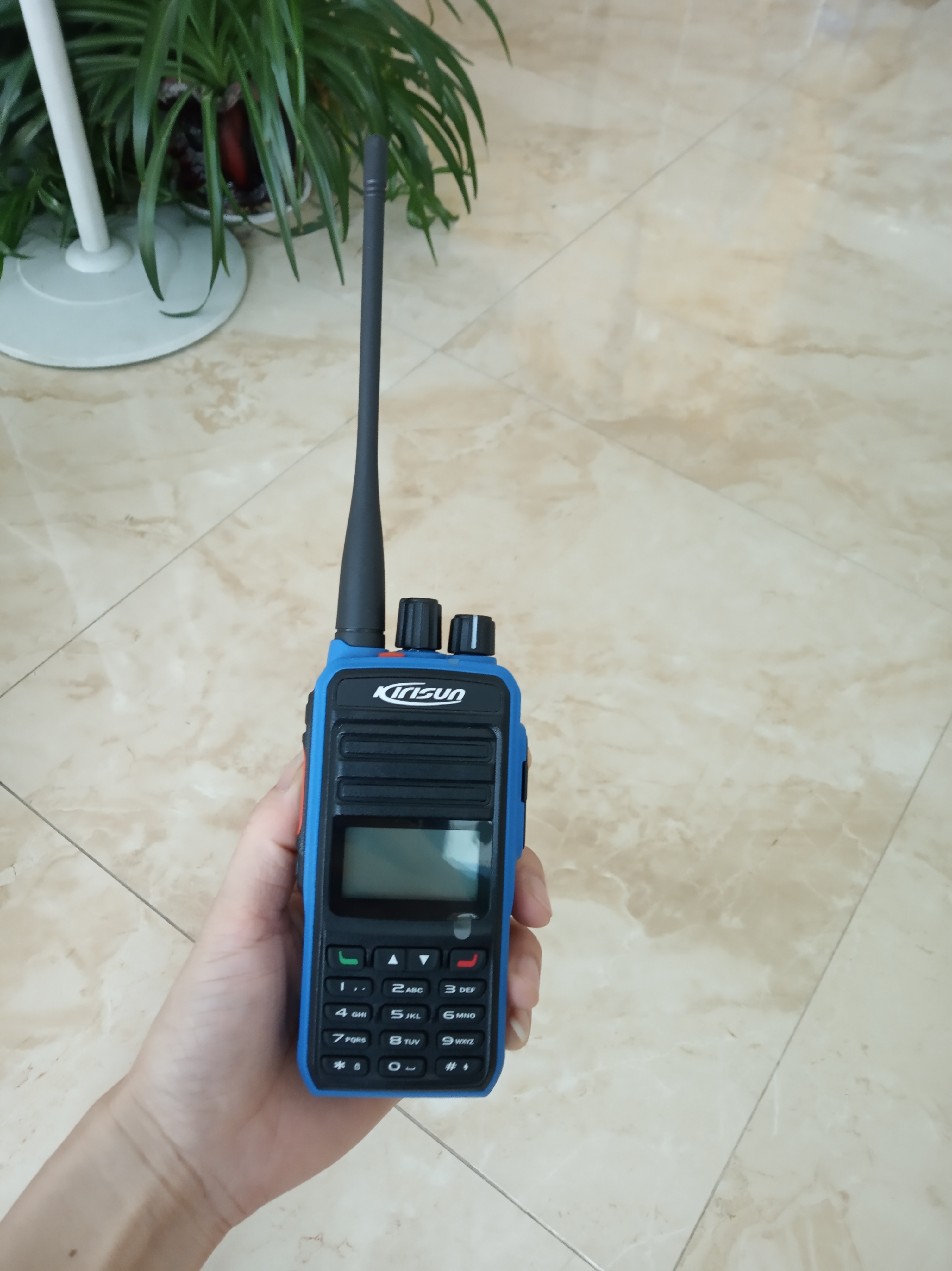 萊蕪科立訊防爆對講機(jī)DP610持石油化工廠工業(yè)園防爆對講機(jī)IIBT4防水防塵
