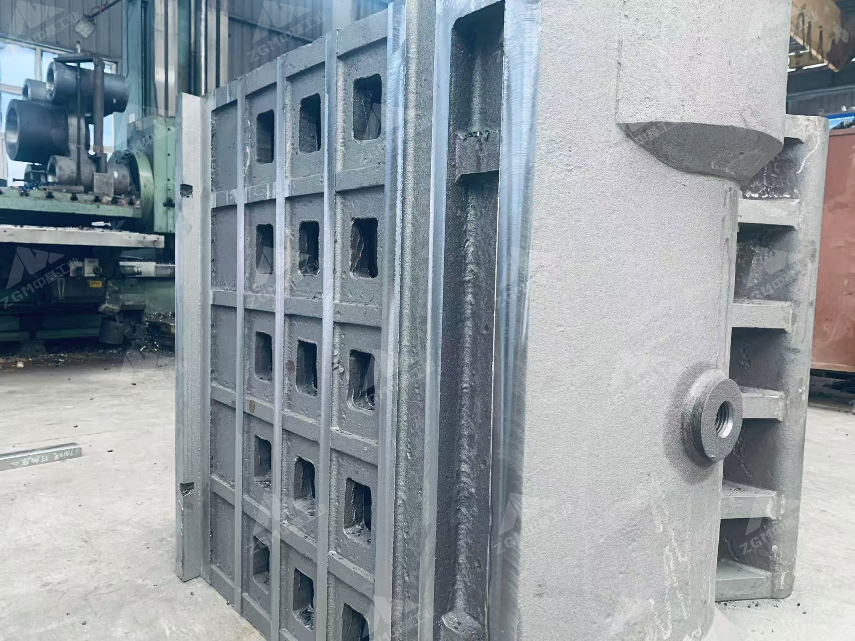顎式破碎機(jī)可以破碎鉻鐵嗎？