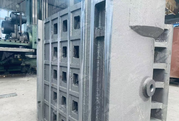 鉻鐵礦專用重型顎式破碎機